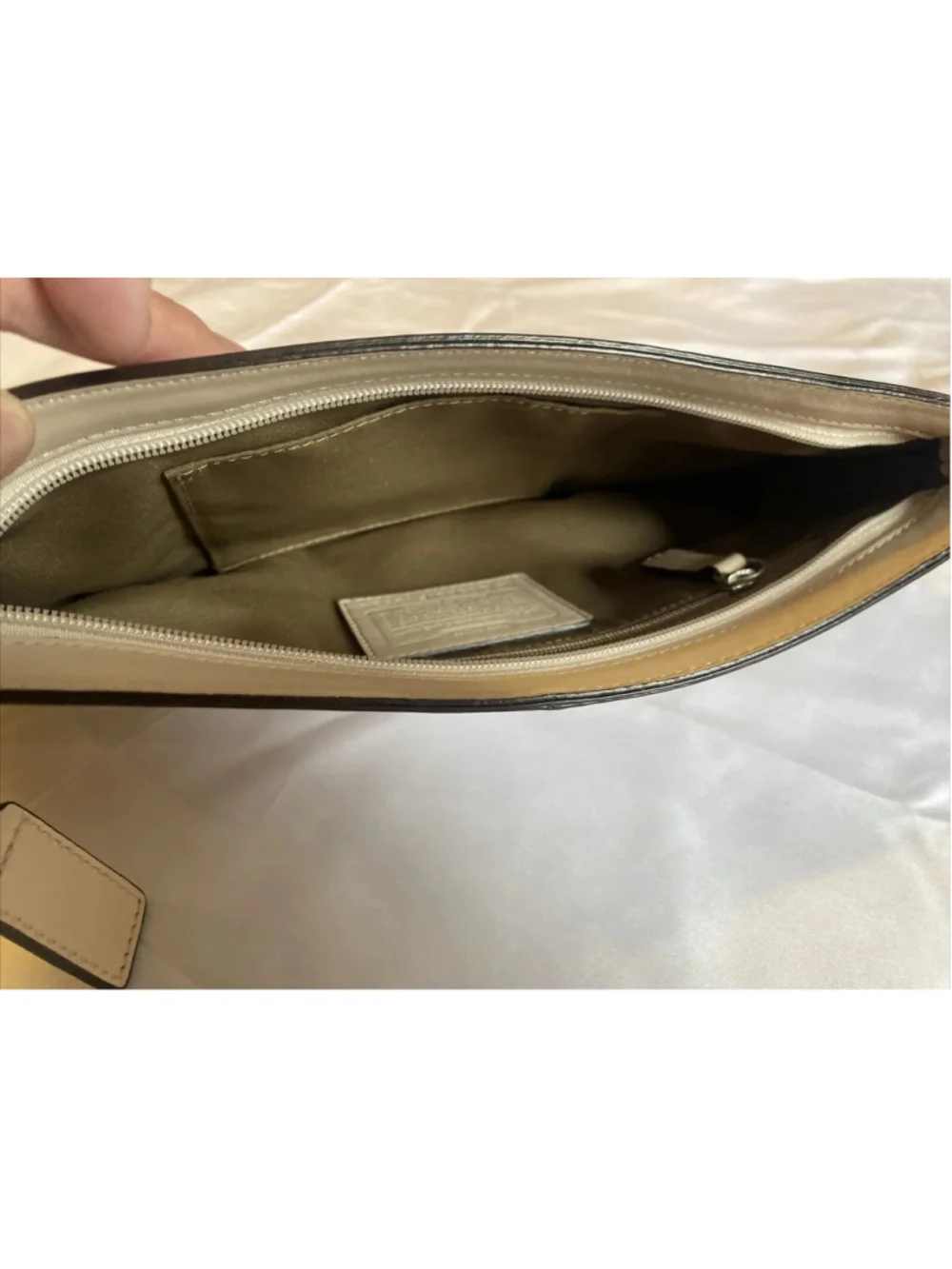 Vintage Coach Legacy Bone Cream Leather Clutch Wristlet